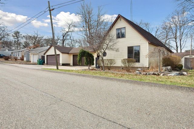 1375 Woodland Beach, Battle Creek, MI 49014