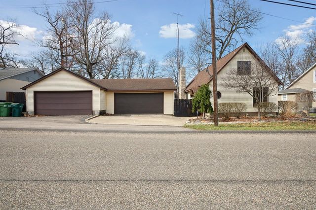 1375 Woodland Beach, Battle Creek, MI 49014