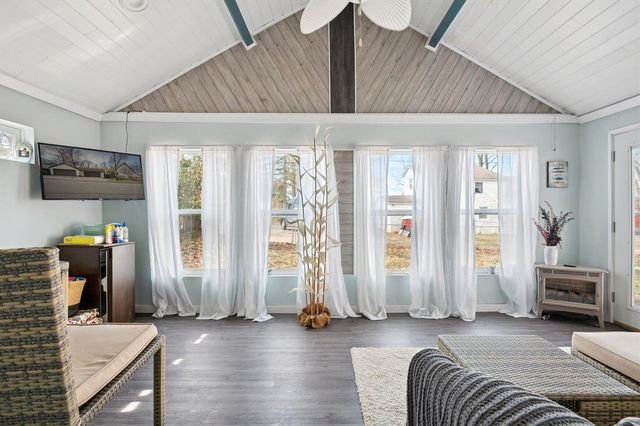 1375 Woodland Beach, Battle Creek, MI 49014