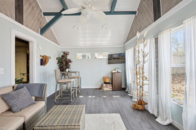 1375 Woodland Beach, Battle Creek, MI 49014