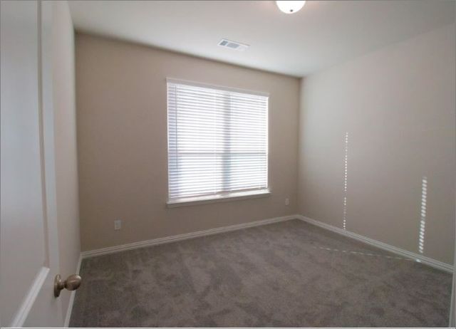 535 Hilllcrest Circle, Justin, TX 76247