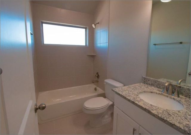 535 Hilllcrest Circle, Justin, TX 76247