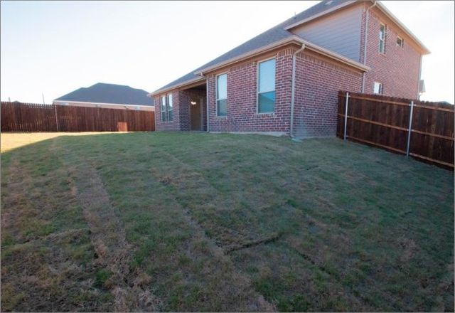 535 Hilllcrest Circle, Justin, TX 76247
