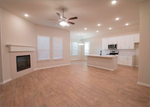 535 Hilllcrest Circle, Justin, TX 76247