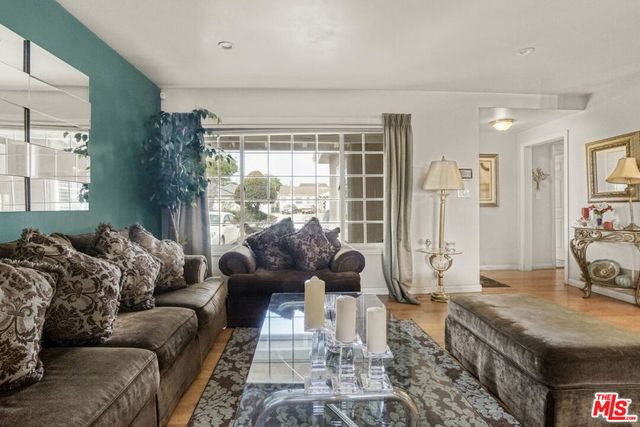 11731 Cimarron Avenue, Hawthorne, CA 90250