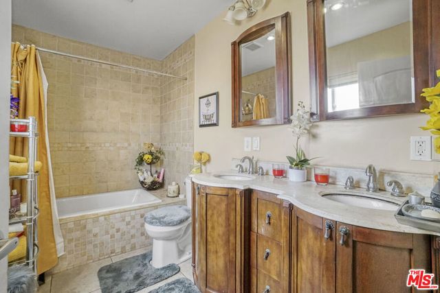 11731 Cimarron Avenue, Hawthorne, CA 90250