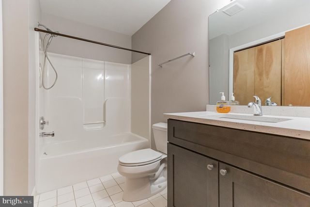 109 FOXFIRE DR, Newark, DE 19711