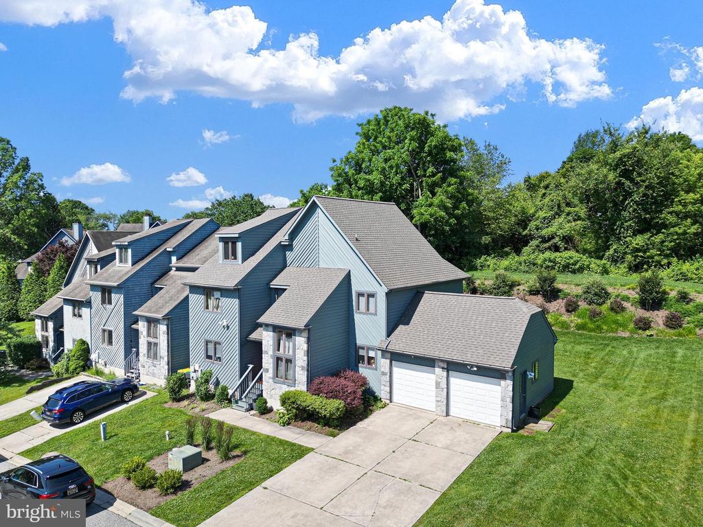 109 FOXFIRE DR, Newark, DE 19711