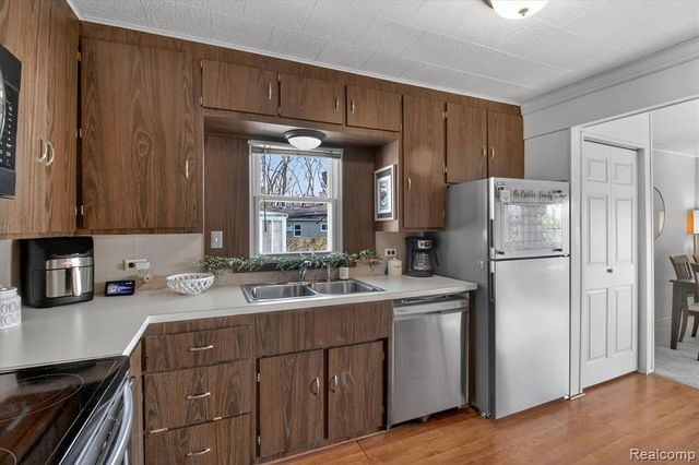 19134 Angling Street, Livonia, MI 48152