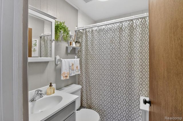 19134 Angling Street, Livonia, MI 48152