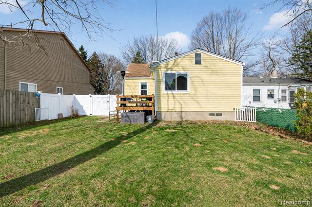 19134 Angling Street, Livonia, MI 48152