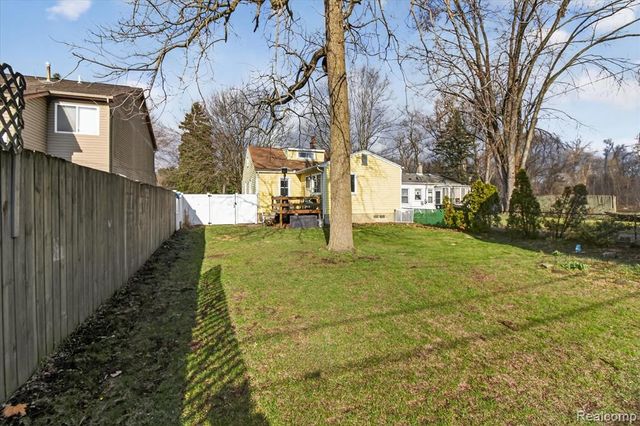 19134 Angling Street, Livonia, MI 48152