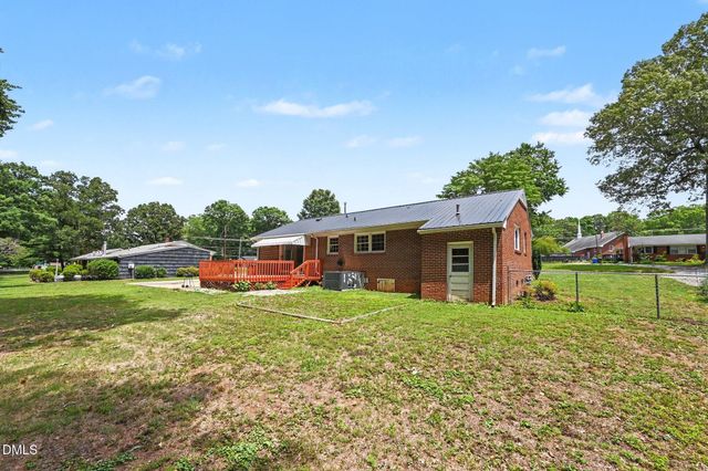 525 N Carr Street, Mebane, NC 27302