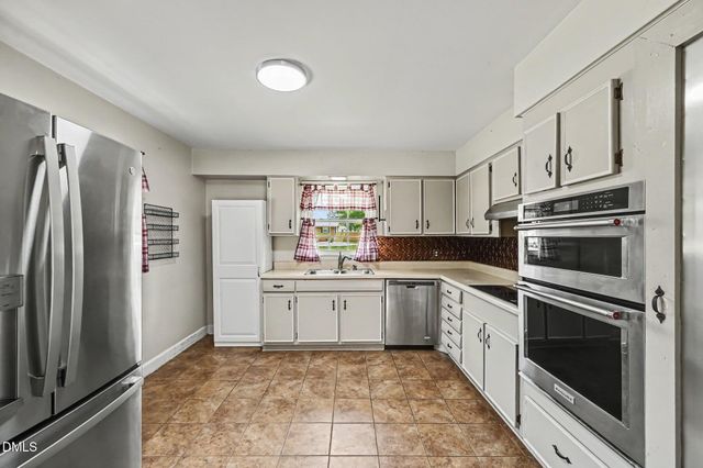 525 N Carr Street, Mebane, NC 27302