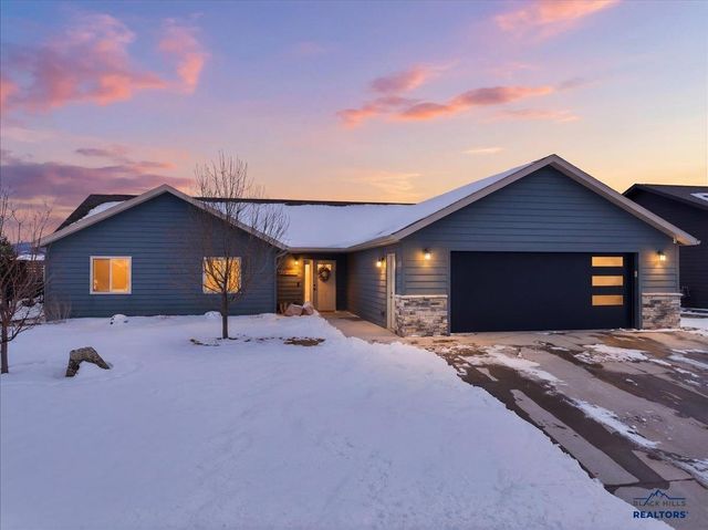 1863 RUSSELL ST, Spearfish, SD 57783