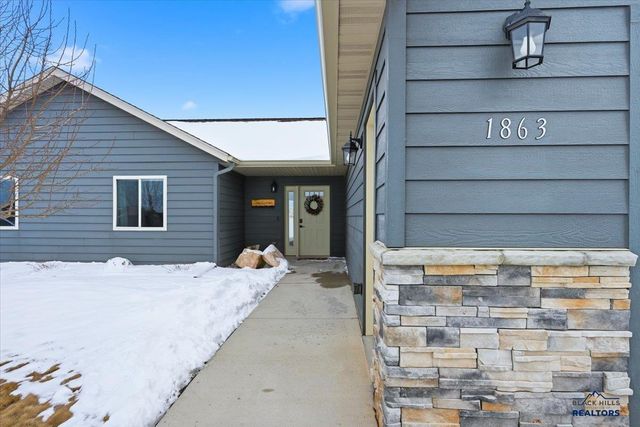 1863 RUSSELL ST, Spearfish, SD 57783