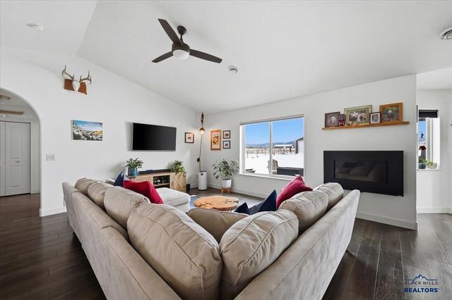 1863 RUSSELL ST, Spearfish, SD 57783