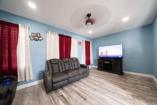 5209 Irola dr, Schertz, TX 78108