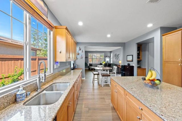 448 Kennedy Court, Escondido, CA 92027