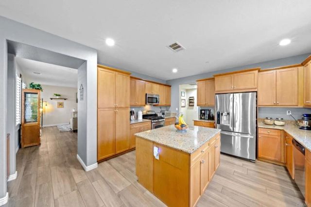 448 Kennedy Court, Escondido, CA 92027