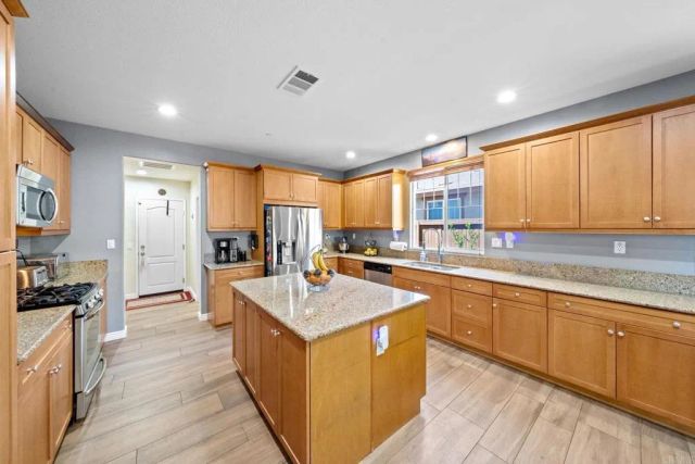 448 Kennedy Court, Escondido, CA 92027