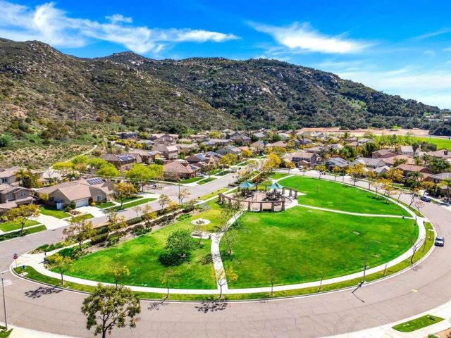 448 Kennedy Court, Escondido, CA 92027