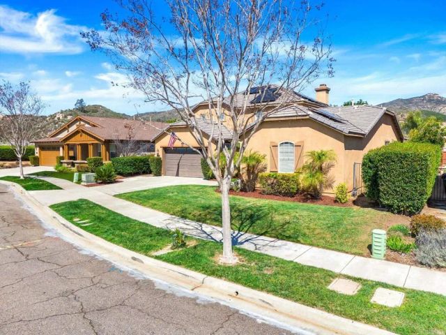 448 Kennedy Court, Escondido, CA 92027