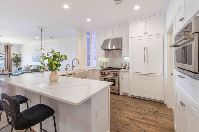 500 Waters Edge Drive 313, Lake Dallas, TX 75065