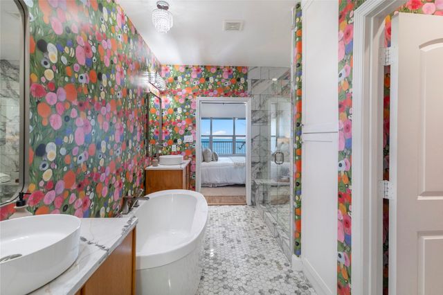 500 Waters Edge Drive 313, Lake Dallas, TX 75065