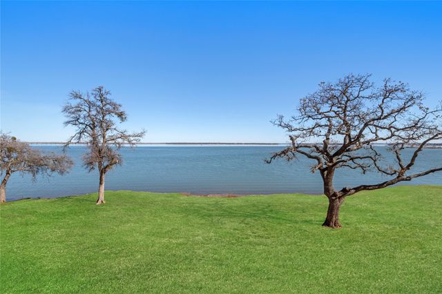 500 Waters Edge Drive 313, Lake Dallas, TX 75065