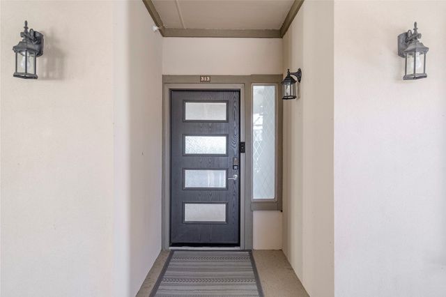 500 Waters Edge Drive 313, Lake Dallas, TX 75065