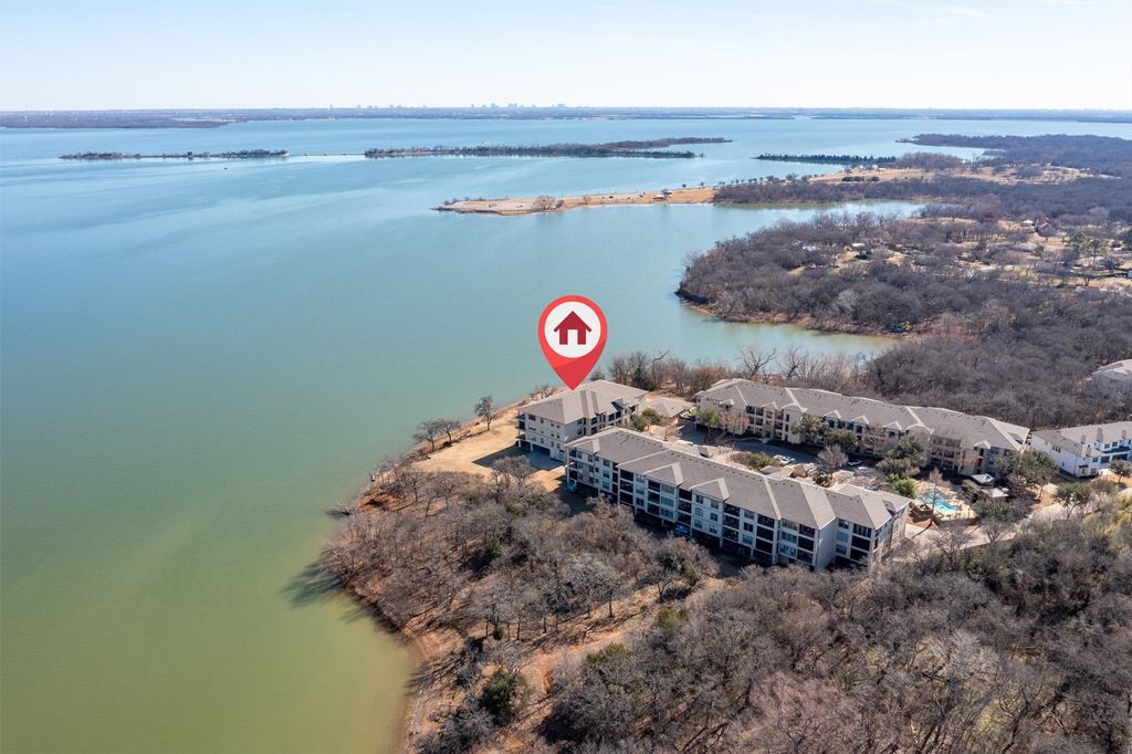 500 Waters Edge Drive 313, Lake Dallas, TX 75065