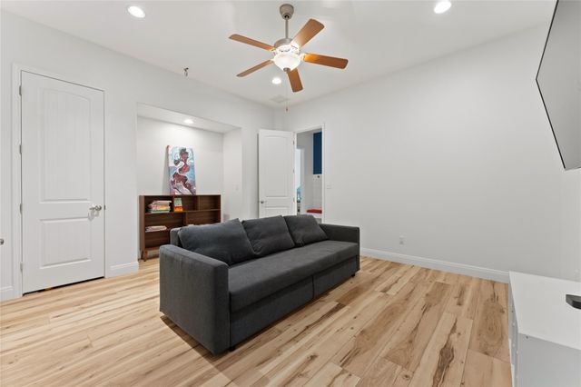 13714 Mesa Verde DR, Austin, TX 78737