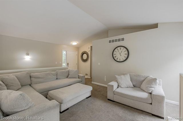 5039 Auker Drive, Grand Blanc, MI 48507