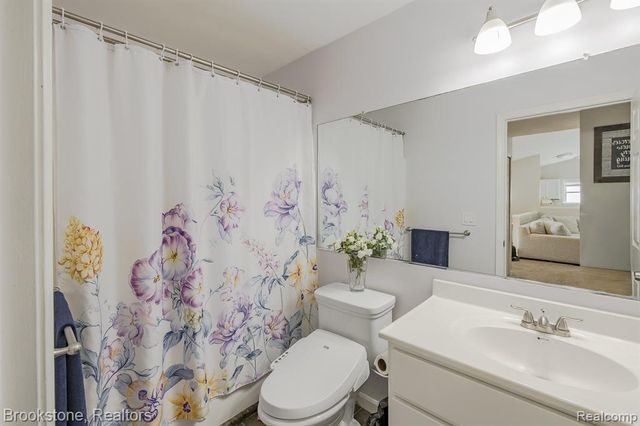 5039 Auker Drive, Grand Blanc, MI 48507