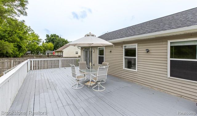 5039 Auker Drive, Grand Blanc, MI 48507