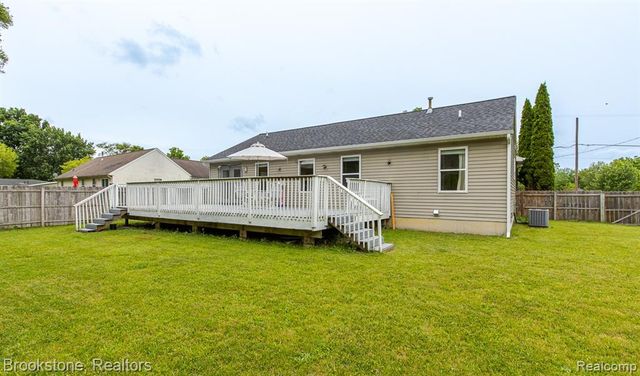 5039 Auker Drive, Grand Blanc, MI 48507