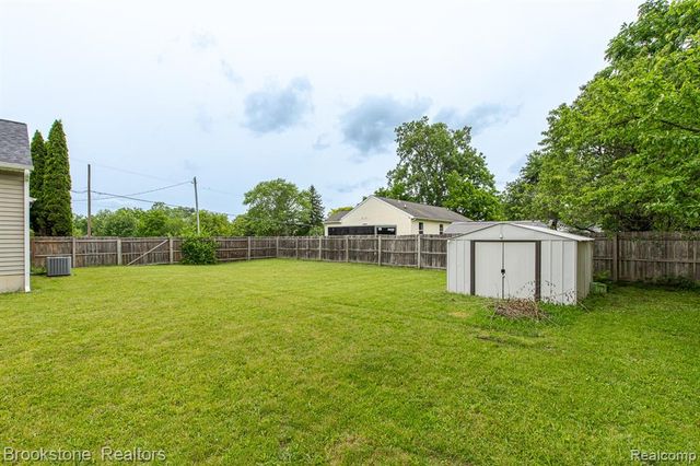 5039 Auker Drive, Grand Blanc, MI 48507