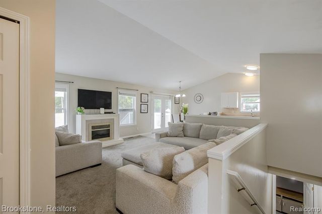 5039 Auker Drive, Grand Blanc, MI 48507