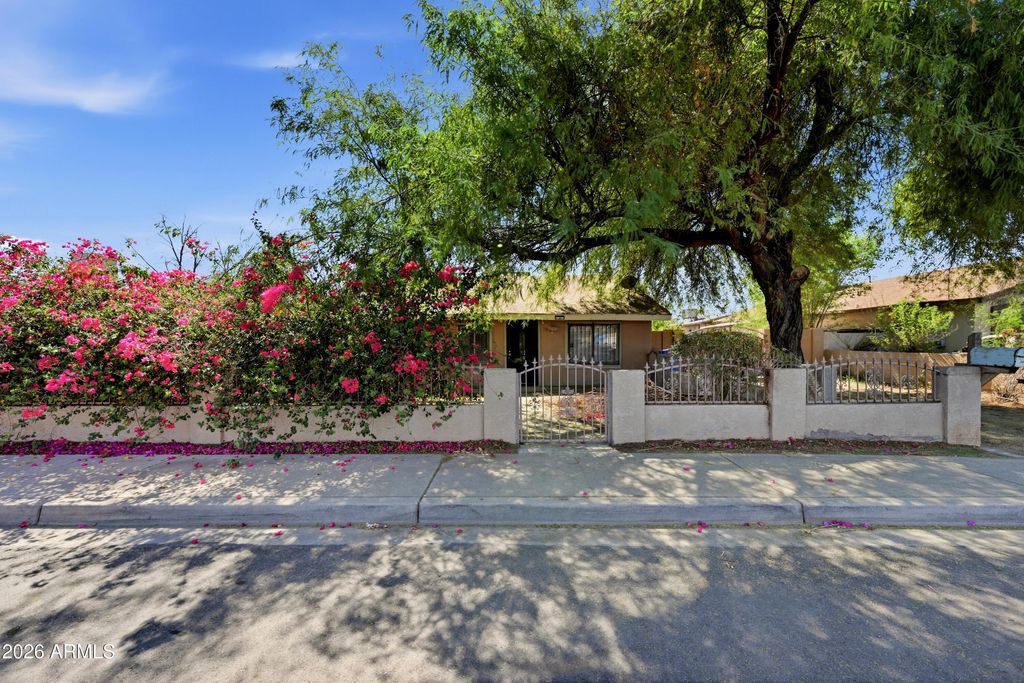 3307 W PALM Lane, Phoenix, AZ 85009