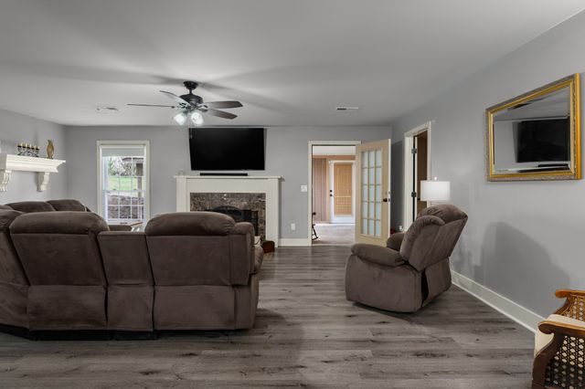 201 Glendale Cir, Pulaski, TN 38478