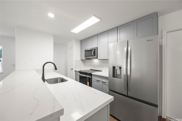 95-1274 Wikao Street 18, Honolulu, HI 96789