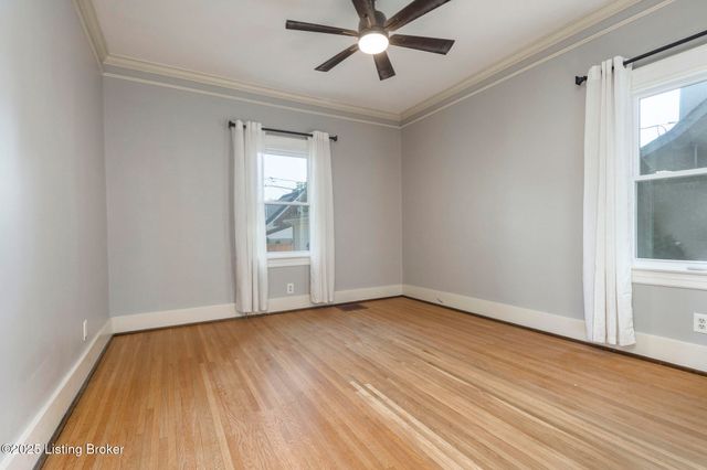 419 FAIRLAWN Rd, Louisville, KY 40207