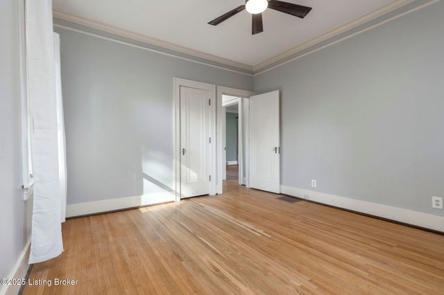 419 FAIRLAWN Rd, Louisville, KY 40207