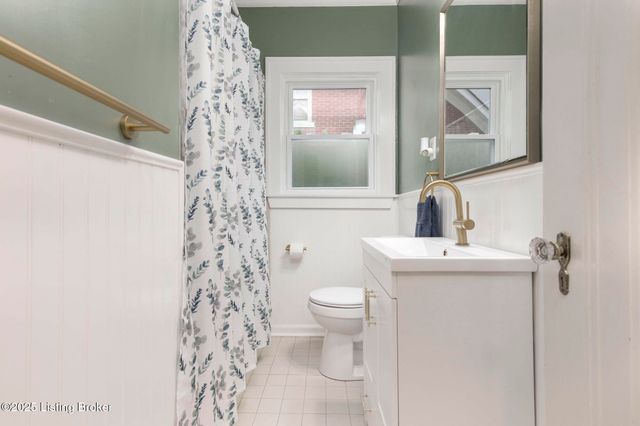 419 FAIRLAWN Rd, Louisville, KY 40207