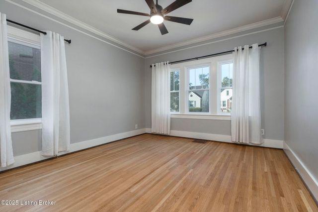 419 FAIRLAWN Rd, Louisville, KY 40207