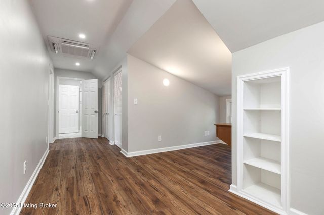 419 FAIRLAWN Rd, Louisville, KY 40207