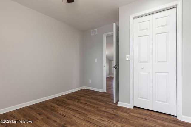 419 FAIRLAWN Rd, Louisville, KY 40207