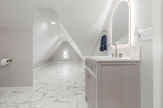 419 FAIRLAWN Rd, Louisville, KY 40207