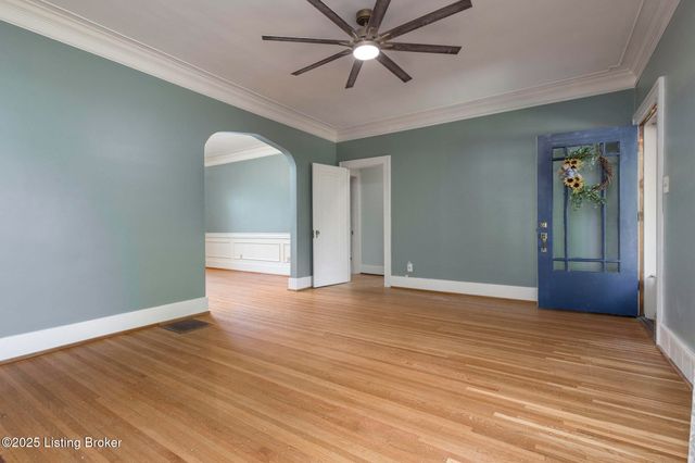 419 FAIRLAWN Rd, Louisville, KY 40207